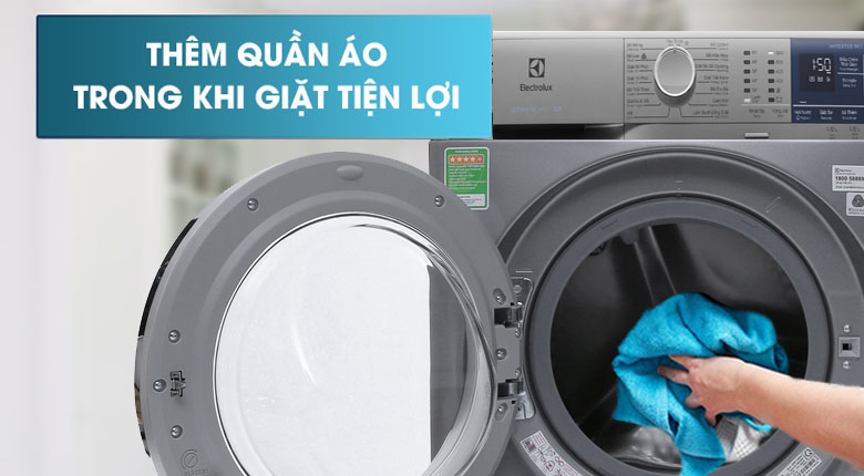 Thêm quần áo khi giặt - Máy giặt Electrolux Inverter 9 kg EWF9024ADSA